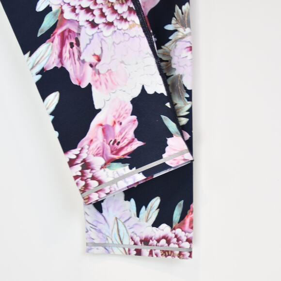 Athleta Run Free Garden Party 7/8 Leggings, size small - Picture 3 of 7